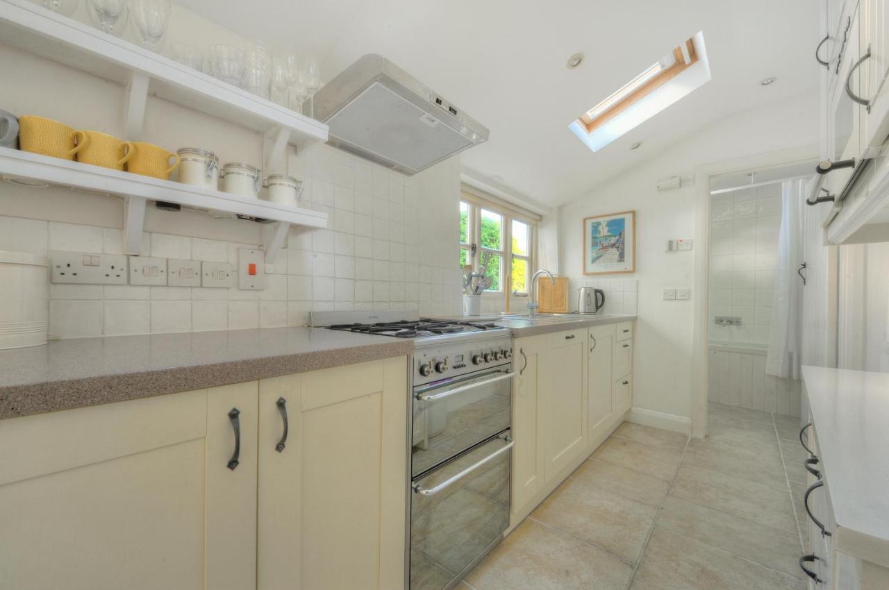 Charm Cottage Charmouth Exterior foto
