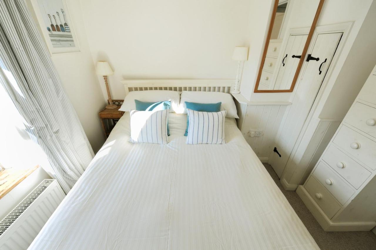 Charm Cottage Charmouth Exterior foto